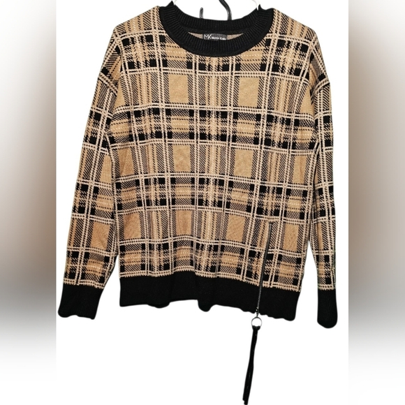 Metric Knits Sweaters - Metric Knits Elegant Plaid Sweater - Navy and Tan Large PTP 21 80% Viscose